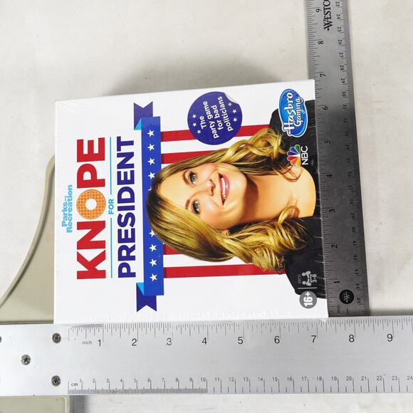 Knope For President Party Card Game Parks & Recreation Hasbro New Sealed - Picture 8 of 9